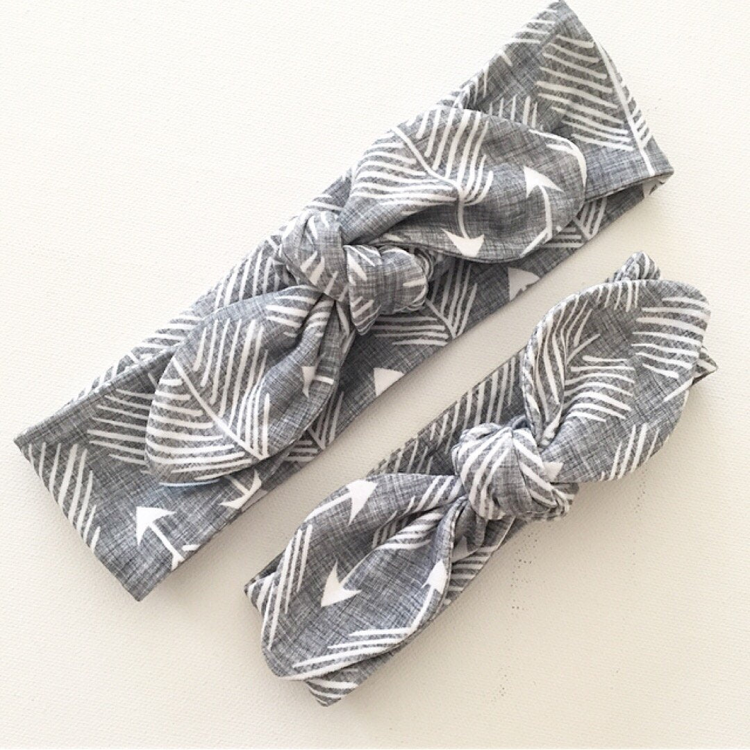 Grey Feathered Arrows Print Top Knot Headband